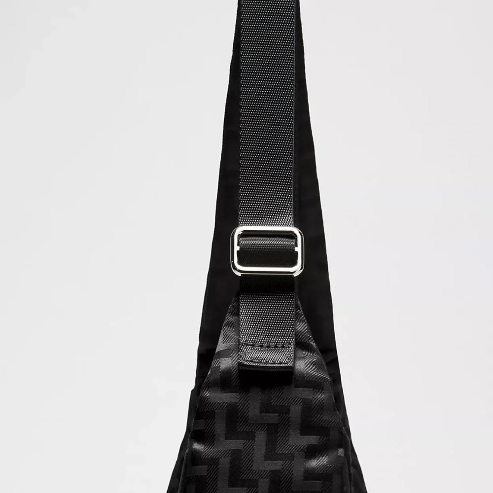 Lululemon City Essentials Shoulder Bag 4L Monogram Jacquard Athletica - Picture 4 of 9